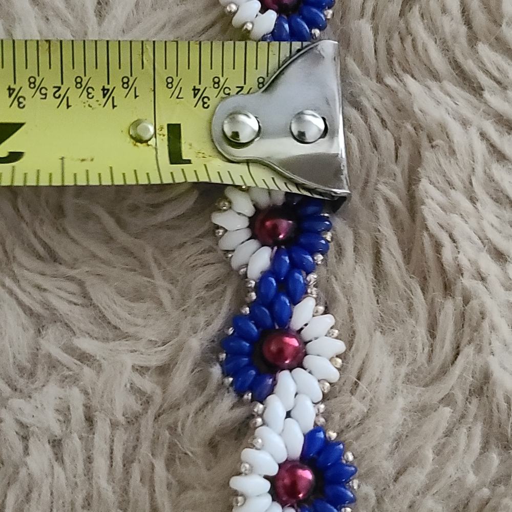 Hand Crafted Daisy Chain Flower Bracelet - Picture 3 of 6